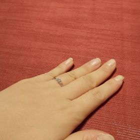 【銀座ダイヤモンドシライシの口コミ】 最初は違うのを見ていましたが、別のもオススメだという事で用意していた…