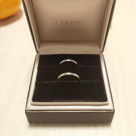 【アイプリモ(I-PRIMO)の口コミ】 シンプルで目立ちすぎない自然に見える細身のデザインで、実際にはめてみ…