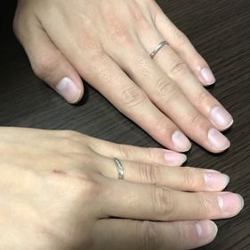 【銀座ダイヤモンドシライシの口コミ】 細くてウェーブしているリングを探している中、ウェーブの長さと指の太さ…