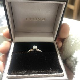 【アイプリモ(I-PRIMO)の口コミ】 プロポーズ用にシンプルなリングにしました。
女性によって好きなデザイン…