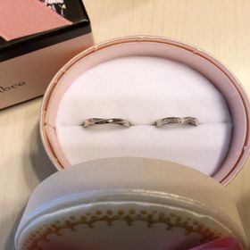 【insembre(インセンブレ)の口コミ】 色々な指輪のサイトを見てまず、デザインを決めて、探していました。たく…