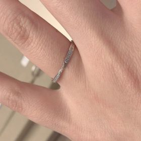 【infinitylove(インフィニティラヴ)の口コミ】 細身で耐久性がしっかりとあるリングを探していました。このリングは幅も…