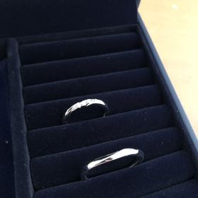 【銀座ダイヤモンドシライシの口コミ】 デザイン、価格です。たくさんのデザインの中で自分の好みと旦那さんの好…