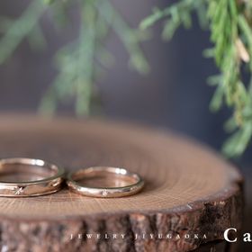 【Cayof(カヨフ)の口コミ】 色味はシャンパンゴールドの珍しい色味に惹かれて決定しました。メンズと…