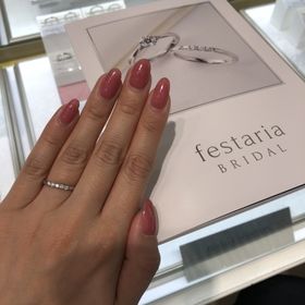 【festaria bijou SOPHIA(フェスタリア ビジュソフィア)の口コミ】 指通りがよく、サイドの指に当たらないので、つけ心地抜群でした。5石のダ…