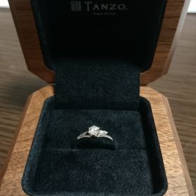 【TANZO.(鍛造指輪)の口コミ】 独自の鍛造製法で丈夫な指輪ができるところを気に入って決めました。ゼク…