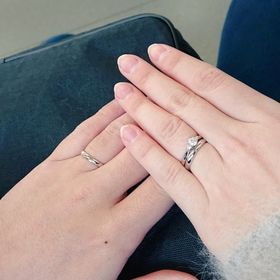 【銀座ダイヤモンドシライシの口コミ】 もともと、結婚指輪は飾りのないシンプルなもので、と決めていました。婚…