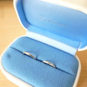 【銀座ダイヤモンドシライシの口コミ】 着け心地の良さとシンプルなデザインにこだわって選びました。他店でみた…