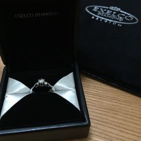 【エクセルコダイヤモンド(EXELCO DIAMOND)の口コミ】 正直、色々なデザインを検討しました。
もう少しスタンダードな方が良いの…