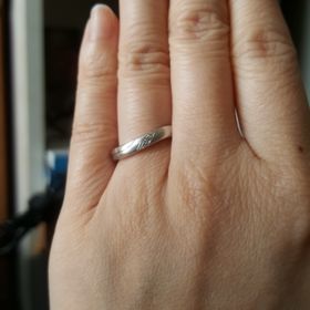 【ジュエリークラフトYAMAJIの口コミ】 いくつか店舗を周り、自分の指にはウェーブタイプが似合うと判断しました…