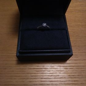 【ラザール ダイヤモンド(LAZARE DIAMOND)の口コミ】 価格とデザインが納得のいくものであったので、購入することに決めました…