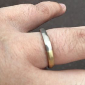 【uchimari(ウチマリ)の口コミ】 手作り感が出るように、シックで、落ち着いた見た目のリング作りを選びま…