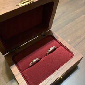 【MIORING(ミオリング)の口コミ】 周囲の細かなミルと派手すぎない彫りがかわいらしくて、飽きがこないデザ…