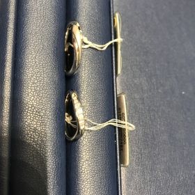 【銀座ダイヤモンドシライシの口コミ】 ねじりがあって斜めにダイヤが入るデザインがよかったから。
光の輝きがき…