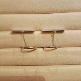 【TRECENTI(トレセンテ)の口コミ】 シンプルなもので、婚約指輪と重ね付けできるものを探していました。トレ…