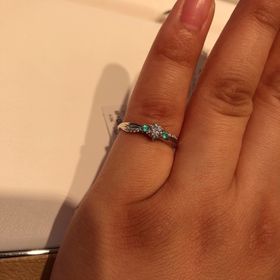 【STAR JEWELRY(スタージュエリー)の口コミ】 メインダイヤの左右にある２つのダイヤを、３種類のブルーダイヤから選べ…