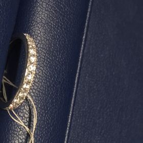 【TRECENTI(トレセンテ)の口コミ】 ハーフエタニティのデザインが気に入って、このリングに決めました。石が…