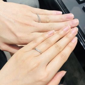 【エクセルコダイヤモンド(EXELCO DIAMOND)の口コミ】 サンドリヨンはフランス語で「シンデレラ」という意味。リング中央のデザ…