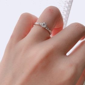 【4℃ BRIDAL(ヨンドシーブライダル)の口コミ】 別のブランドも色々と時間をかけて見ていたのですが、お値段と比較的好み…