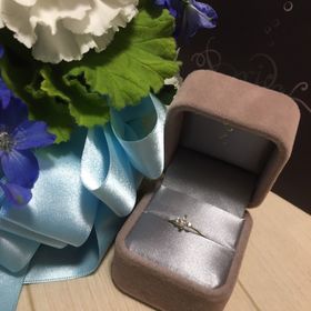 【アッシュペーフランス(H.P.FRANCE)】の口コミ 細身で石があまり出っぱってないデザインを探していた。リング部分がかなり...