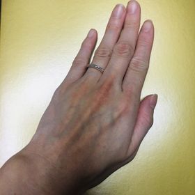 【STAR JEWELRY(スタージュエリー)の口コミ】 シンプルなデザインのものを探していまして、スタージュエリーの中でシン…