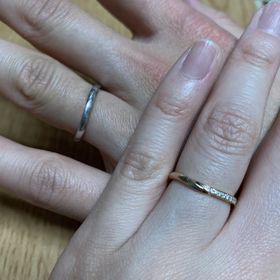 【俄(にわか)の口コミ】 とにかく女性用は、ピンクゴールドのものを探していたのでその色があるデ…