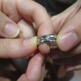 【AIGIS(アイギス)】の口コミ まず、世界で一つの指輪ができること。もともと、ものづくりに興味があり、...