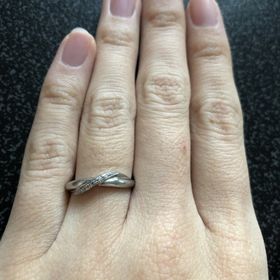 【アンジェリックフォセッテ(Angelique Fossette)の口コミ】 元々カーブのあるデザインが好みでした。しかし、１つのカーブがあるデザ…