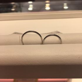 【GALA JEWELRY(ガラジュエリー)の口コミ】 シンプルで派手さがない結婚指輪を探し求めていた時にネットで検索してい…