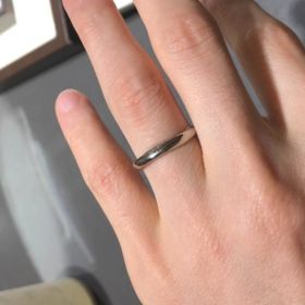 【俄(にわか)の口コミ】 付け心地が非常に良かった点が決め手ですね。プラチナのみであり石は入っ…