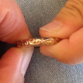 【ケイウノ ブライダル(K.UNO BRIDAL)の口コミ】 デザイナーさんが私たちのイメージを聞きながらその場でデザイン画を書い…