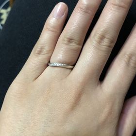 【アイプリモ(I-PRIMO)の口コミ】 指輪のデザインは、たくさん試着して自分の指に合う物を見つけることがで…