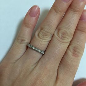 【ギンザタナカブライダル(GINZA TANAKA BRIDAL)の口コミ】 手元が華やかになるように、シンプルな指輪ではなくハーフエタニティかエ…
