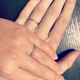 【アイプリモ(I-PRIMO)の口コミ】 シンプルなものを探していて、最初ネットの写真でこの指輪を見た瞬間2人で…