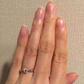 【ティファニー(Tiffany & Co.)の口コミ】 昔からの憧れでエンゲージリングはティファニーと決めていました。
一応、…