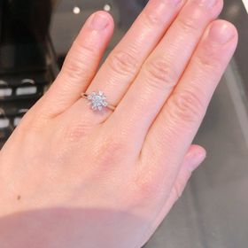 【エクセルコダイヤモンド(EXELCO DIAMOND)の口コミ】 形がとても珍しく、デザインに一目惚れしたからです！この指輪ならずっと…