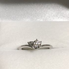 【宝寿堂(ほうじゅどう)の口コミ】 デザインやダイヤモンドのグレードについて詳細に担当者の方がお話しして…