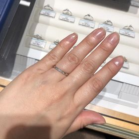 【銀座ダイヤモンドシライシの口コミ】 シンプルなデザインだと物足りたいと言う方は良いかと思います。ダイヤモ…