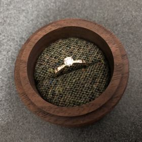 【鎌倉彫金工房の口コミ】 錆びにくいということとずっとつけるものなので派手な色ではなくプラチナ…