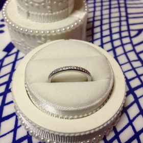 【ヴァンドーム青山(VENDOME AOYAMA)の口コミ】 ハーフエタニティであまりごつごつしていない指輪を探していました。小さ…