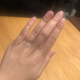 【AHKAH(アーカー)の口コミ】 婚約指輪の購入でした。一通り婚約指輪の代表的な種類は見たのですが、ど…