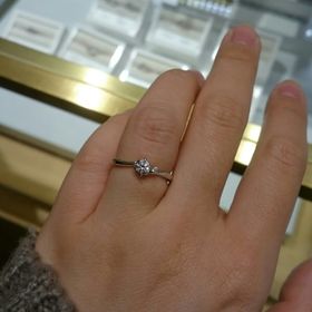 【MAISON JEWELL(メゾンジュエル)】の口コミ ピンクダイヤモンドのメレが付いていました。メレダイヤがある指輪は多いで...