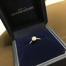 【銀座ダイヤモンドシライシの口コミ】 百貨店などで2人で見ていましたが、価格帯や品質などが全くわからずに時間…