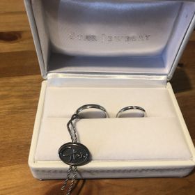 【STAR JEWELRY(スタージュエリー)の口コミ】 ストレートのデザインで1番シンプルなものを選びました。昔からあるプラチ…