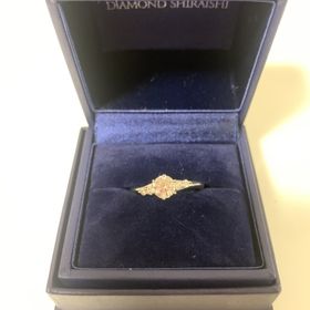 【銀座ダイヤモンドシライシの口コミ】 プロポーズ後に彼女とお店に行きデザインを決めました。ダイヤモンド1つの…