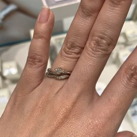 【CAFERING(カフェリング)の口コミ】 S字のデザインを探しており、ピンクダイヤモンドがついたかわいらしいデザ…