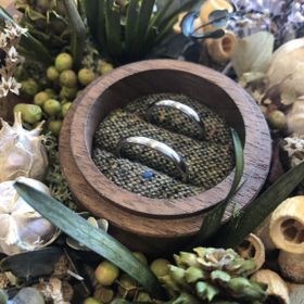 【鎌倉彫金工房の口コミ】 彼が沢山調べてくれ2人で一から全て作れるというのが魅力的で、ここにしま…