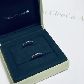 【ヴァン クリーフ＆アーペル(Van Cleef & Arpels)の口コミ】 普段指輪をつける習慣がいままでなかったのですが、非常に肌馴染み、着け…