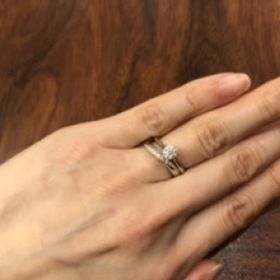 【TANZO.(鍛造指輪)の口コミ】 普段はゴールドのアクセサリーばかりなので、プラチナをベースにピンクゴ…