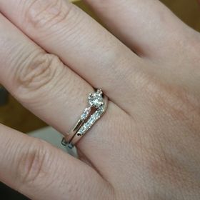 【Mariage ent(マリアージュエント)の口コミ】 ピンクが好きだったのでピンクダイヤを入れられることに惹かれました。ダ…